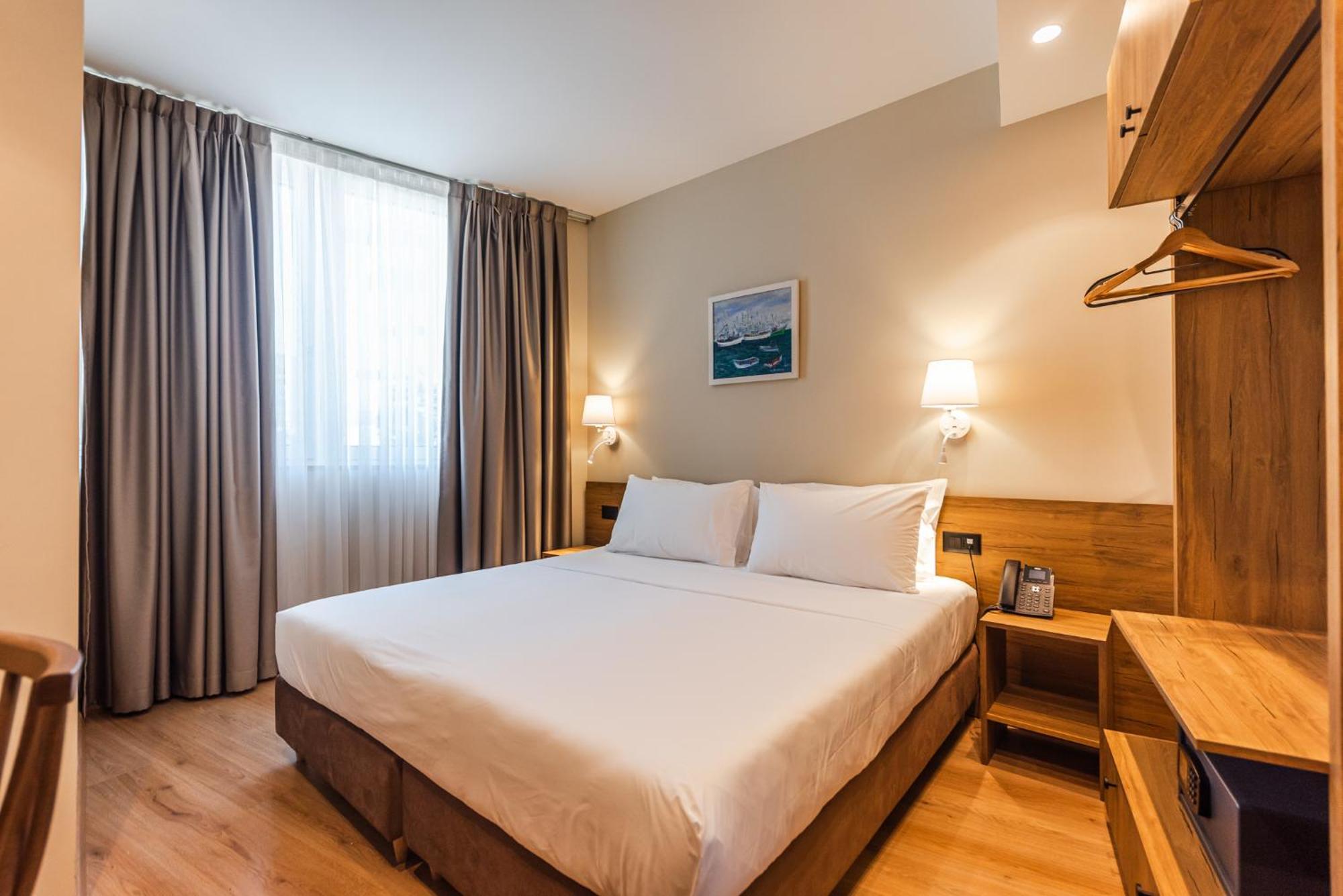 Aragosta Hotel Дуррес Экстерьер фото