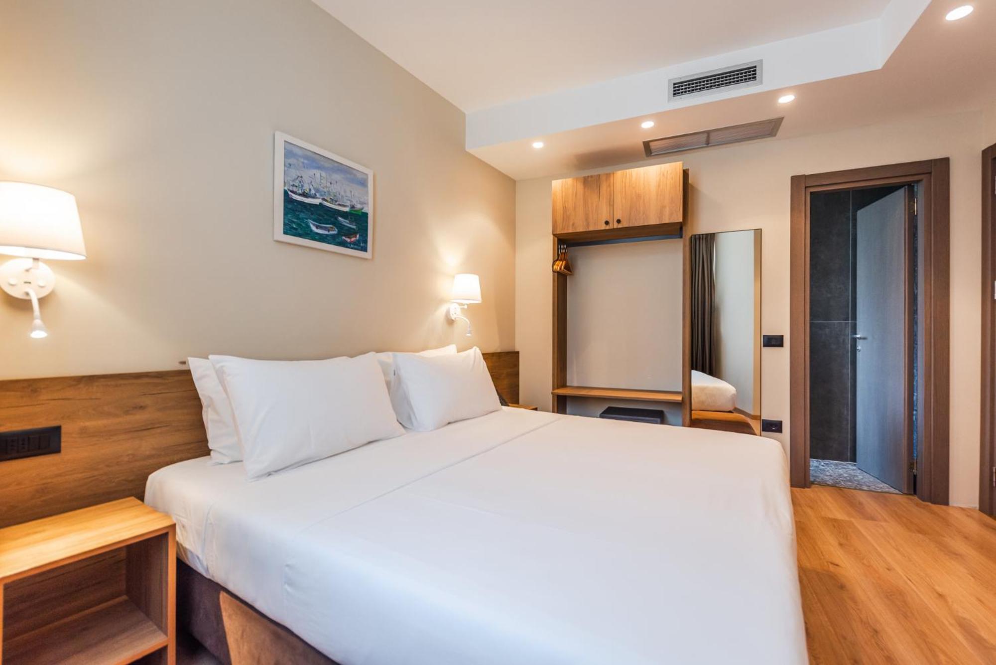 Aragosta Hotel Дуррес Экстерьер фото