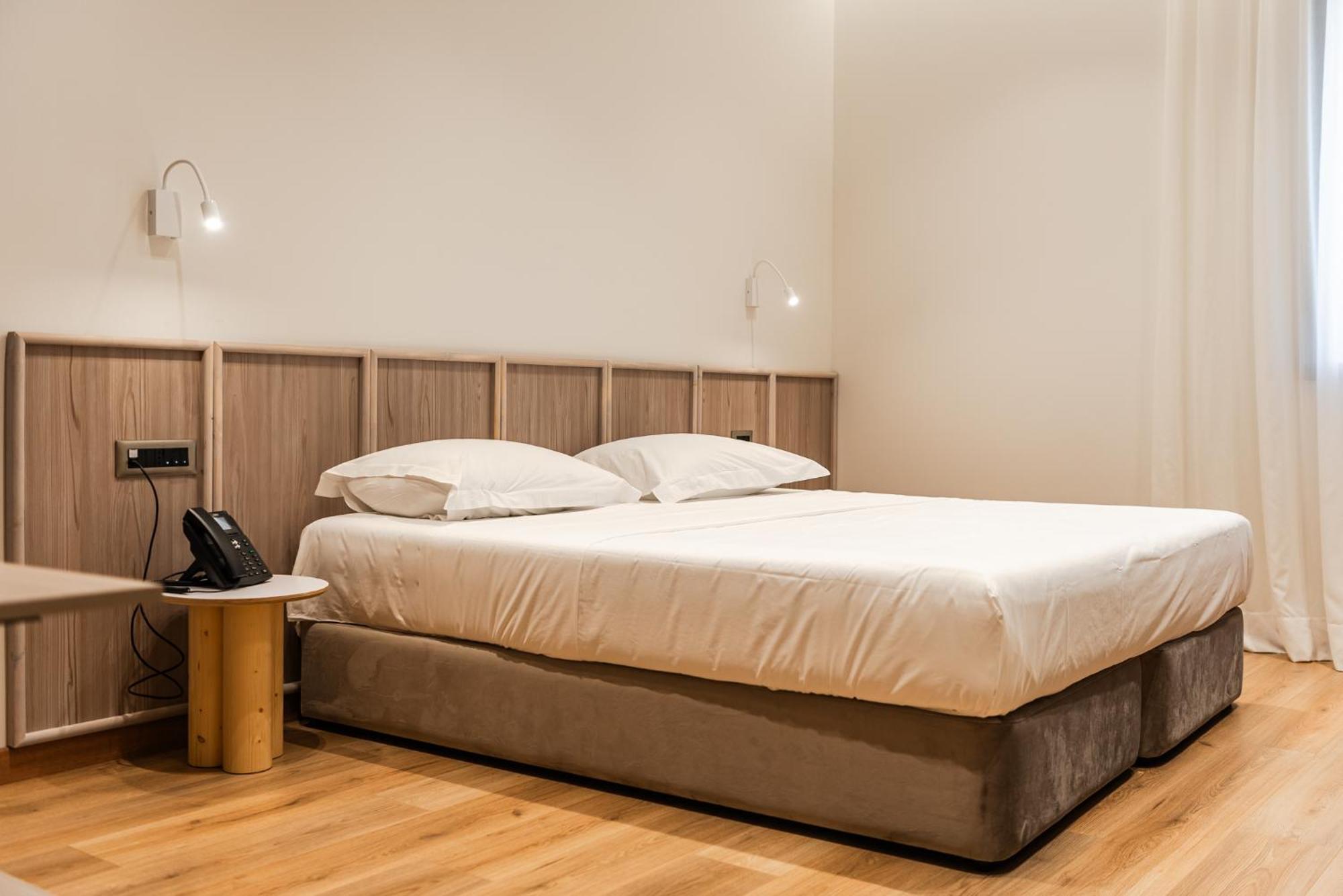 Aragosta Hotel Дуррес Экстерьер фото