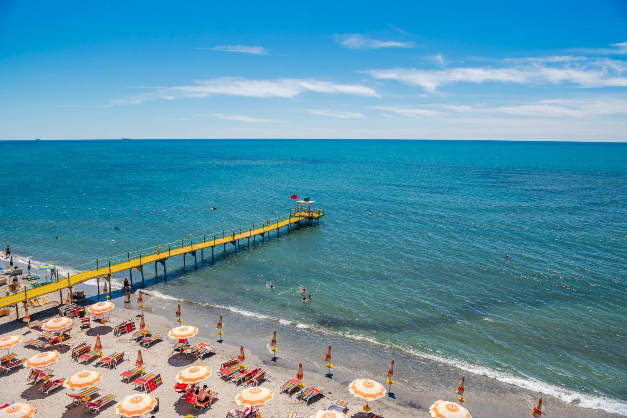 Aragosta Hotel Дуррес Экстерьер фото