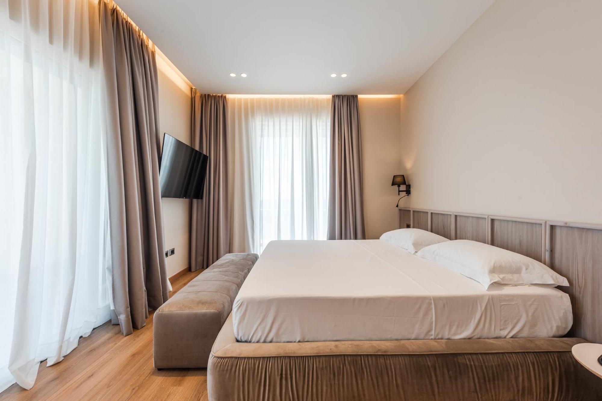 Aragosta Hotel Дуррес Экстерьер фото
