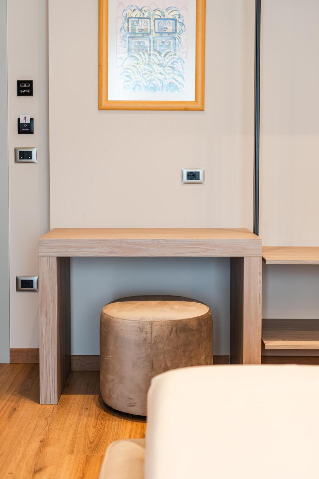 Aragosta Hotel Дуррес Экстерьер фото