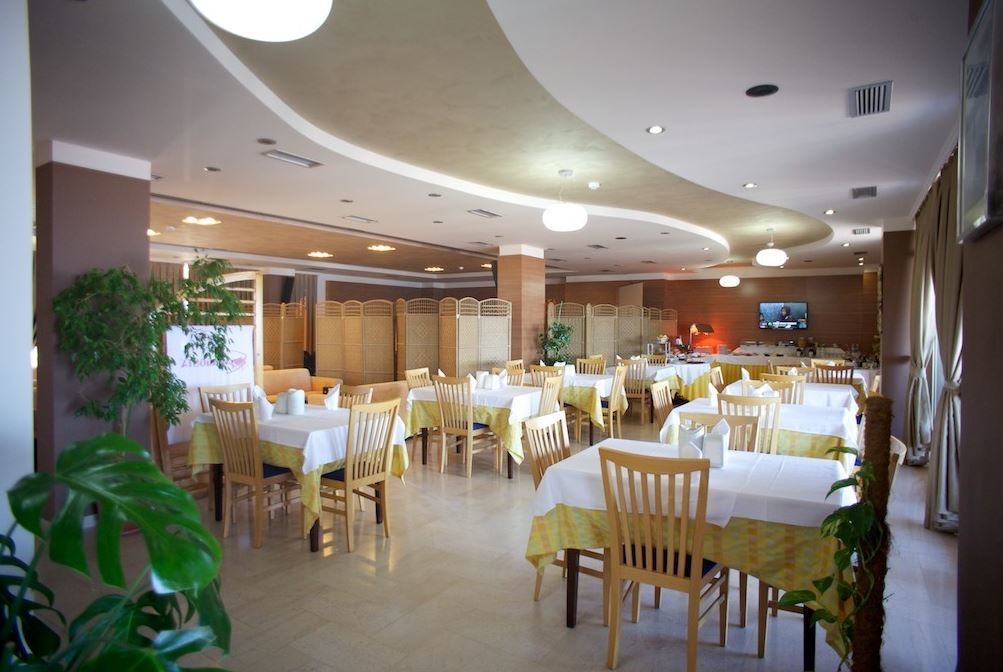 Aragosta Hotel & Restaurant Дуррес Экстерьер фото